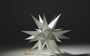 Andrea Salvatori, Stars III, 2011 , terraglia forte e porcellana, cm 70x100x85 Courtesy: Andrea Salvatori