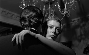 Larry Fink, English Speaking Union New York, New York December 1975 ©LarryFink