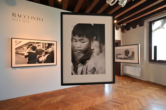 Ferdinando Scianna Viaggio, Racconto, Memoria, exhibition view at Casa dei Tre Oci, Venezia 2019. Copyright Caly