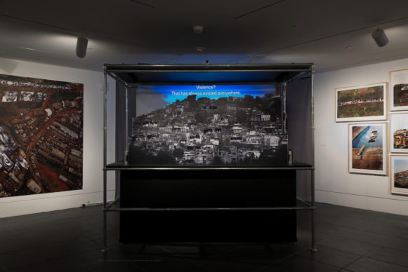 Vista della mostra "JR: Chronicles", al Brooklyn Museum di New York fino al 3 maggio 2020. Photo Jonathan Dorado