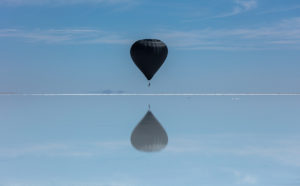 Fly with Aerocene Pacha: Tomás Saraceno for Aerocene 21-28 January 2020, Salinas Grandes, Jujuy, Argentina Human Solar Free Flight as part of Connect, BTS, curated by DaeHyung Lee Courtesy the artist and Aerocene Foundation Photography by Studio Tomás Saraceno, 2020 Licensed under CC BY-SA 4.0 by Aerocene Foundation.