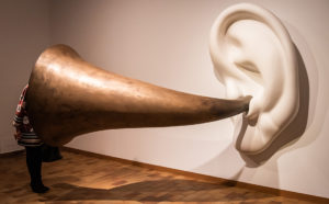 Art Sonor. Àmbit 5 John Baldessari. Beethoven's Trumpet (With Ear) Opus133, 2007. Foto Pep Herrero