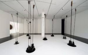 vista dell'allestimento della mostra Takis, MACBA Barcellona, photo Miquel Coll