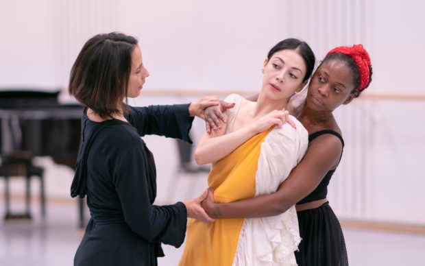 Dutch National Ballet ‒ Frida ‒ rehearsal © Altin Kaftira. Choreographer: Annabelle Lopez Ochoa. Dancers: Maia Makhateli, Michaela DePrince
