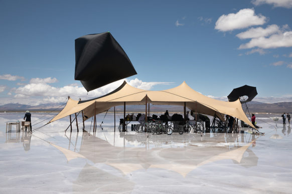 Fly with Aerocene Pacha: Tomás Saraceno for Aerocene 21-28 January 2020, Salinas Grandes, Jujuy, Argentina. Human Solar Free Flight as part of Connect, BTS, curated by DaeHyung Lee Courtesy the artist and Aerocene Foundation Photography by Studio Tomás Saraceno, 2020 Licensed under CC BY-SA 4.0 by Aerocene Foundation