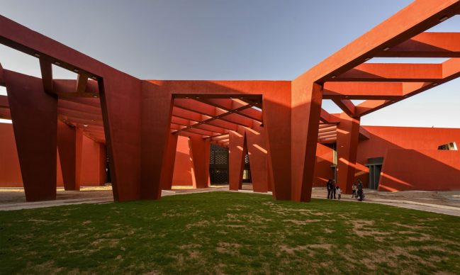 Sanjay Puri Architects, The Rajasthan School a Nagaur, India. Photo credit: Dinesh Mehta