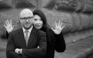 Arturo Galansino, direttore della Fondazione Palazzo Strozzi e Marina Abramović insieme a Firenze, 2019. Photo Alessandro Moggi