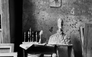 Ernst Scheidegger Busto di Diego nell’atelier parigino di Alberto Giacometti, 1951 Stampa fotografica su carta, ristampa 30,8 x 29,6 cm Photograph by Ernst Scheidegger © 2020 Stiftung Ernst Scheidegger- Archiv, Zürich