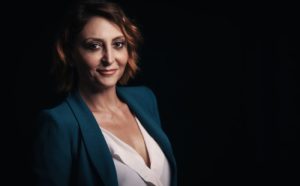 Paola Minaccioni, ospite della tredicesima puntata di Luce Social Club