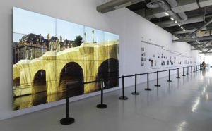 Vista dell’allestimento della mostra Christo and Jeanne-Claude, Paris! (c) Centre Pompidou – Audrey Laurans