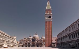 Piazze [In]visibili | Piazza San Marco, Venezia. Fotografia di Luca Campigotto, 14 aprile 2020 ©2020 MAECI - Punctum Press
