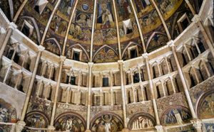 Parma, interno del Battistero. Foto Amoretti Parma