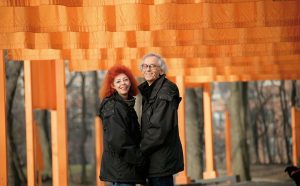 Christo and Jeanne-Claude, pag. 6. Christo and Jeanne-Claude at The Gates, Central Park, New York City, 2005. Photo Wolfgang Volz. Copyright Wolfgang Volz. Courtesy Taschen