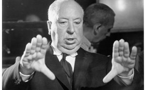 Alfred Hitchcock sul set di Psycho © Universal Pictures