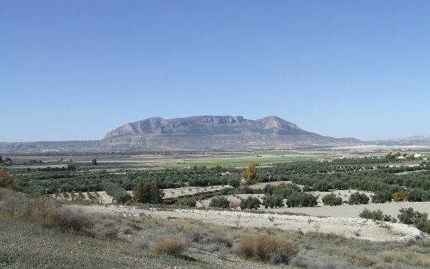 View of Cerro de Jabalcón (Zújar, Granada) where the Los Machos shelter is located. Courtesy Francisco Martínez-Sevilla