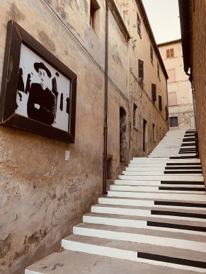 Mondolfo, Mario Giacomelli, Io non ho mani che mi accarezzino il volto. Photo courtesy Mondolfo Galleria Senza Soffitto