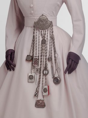Chatelaine, 1863 – 1885, probably England. Museum no. M.32:1 to 13-1969. © Victoria and Albert Museum, London