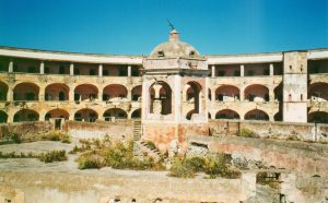 Il carcere di Santo Stefano, photo by Gaúcho, 2005, via Wikimedia Commons (CC BY-SA 3.0), no changes were made