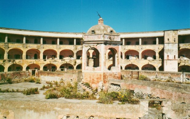 Il carcere di Santo Stefano, photo by Gaúcho, 2005, via Wikimedia Commons (CC BY-SA 3.0), no changes were made