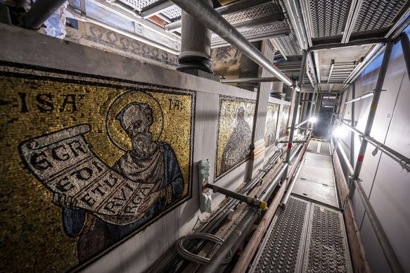 Cantiere di restauro delle pareti interne del Battistero di Firenze  - Courtesy Opera di Santa Maria del Fiore, foto Claudio Giovannini