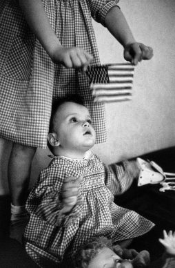 New Rochelle, New York, 1959. © Elliott Erwitt / Magnum Photos/ Contrasto