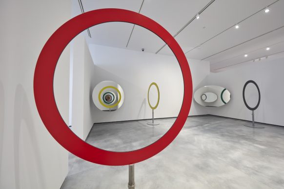 Echo Activity, 2017, Olafur Eliasson. © Joaquín Cortés / Helga de Alvear Museum