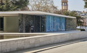 Félix González-Torres. Untitled (Loverboy) 1989, Mies van der Rohe Pavilion, Barcellona. Photo: Miquel Coll