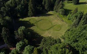 Michelangelo Pistoletto, Terzo Paradiso - La trincea della pace. Photo Giacomo Bianchi - Copyright Arte Sella