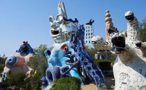 Niki de Saint Phalle. Tarot Garden, Garavicchio, Italy. © 2021 FONDAZIONE IL GIARDINO DEI TAROCCHI. Photo: Peter Granser