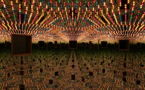 Yayoi Kusama, Infinity Mirror Room — Love Forever, 1966:94. Wood, mirrors, metal, lightbulbs, 210.2 x 240.2 x 205.2 cm. (c) YAYOI KUSAMA, Courtesy Ota Fine Arts