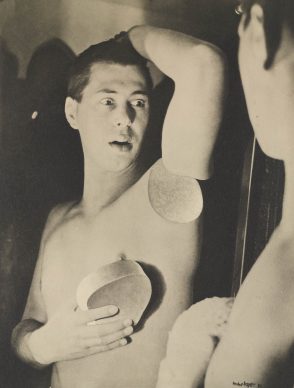 Herbert Bayer, Humanly Impossible, 1932. Stampa alla gelatina ai sali d’argento,  38.9 x 29.3 cm. The Museum of Modern Art, New York, Thomas Walther Collection. Acquired through the generosity of Howard Stein © 2021, ProLitteris, Zürich  Digital Image © 2021 The Museum of Modern Art, New York/Scala, Florence
