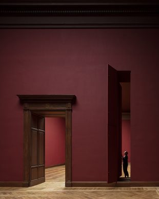 Royal Museum of Fine Arts, Anversa by KAAN Architecten. Extra-large paintings travel from the depot through an original 19th-century hatch to the upper floors. From this position and following a specific route, a track of slender vertical hatches can bring the paintings to the contiguous halls © Stijn Bollaert