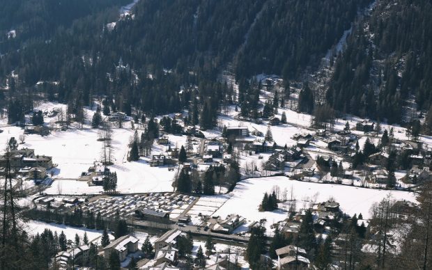 Gressoney-Saint-Jean. Photo by Michele Lana on Unsplash