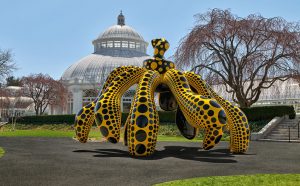 Dancing Pumpkin, 2020, The New York Botanical Garden, Urethane paint on bronze, 196 7/8 x 116 7/8 x 117 ¼ in. (500 x 296.9 x 297.8 cm), Collection of the artist. Courtesy of Ota Fine Arts and David Zwirner. Photo by Robert Benson Photography