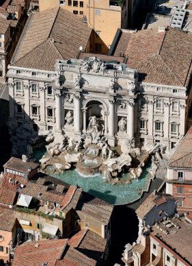 Una veduta della Fontana di Trevi, tratta dal libro Roma dall’alto (Jaca Book, 2021)