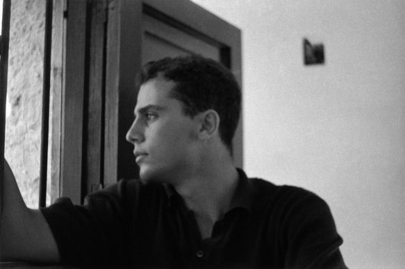 Autoritratto, Bagheria, 1960 © 2021 Ferdinando Scianna