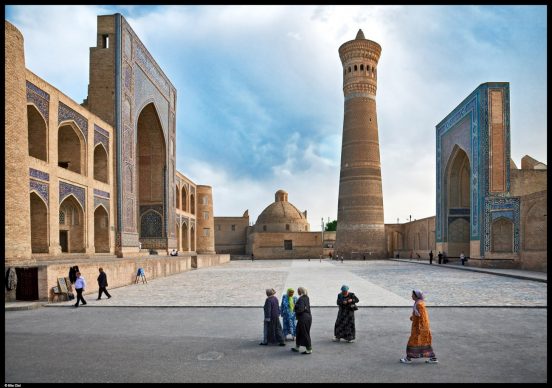 Madrasa di Mir-i-Arab e Minareto Kalon, Bukhara, 2009 © Elio Ciol